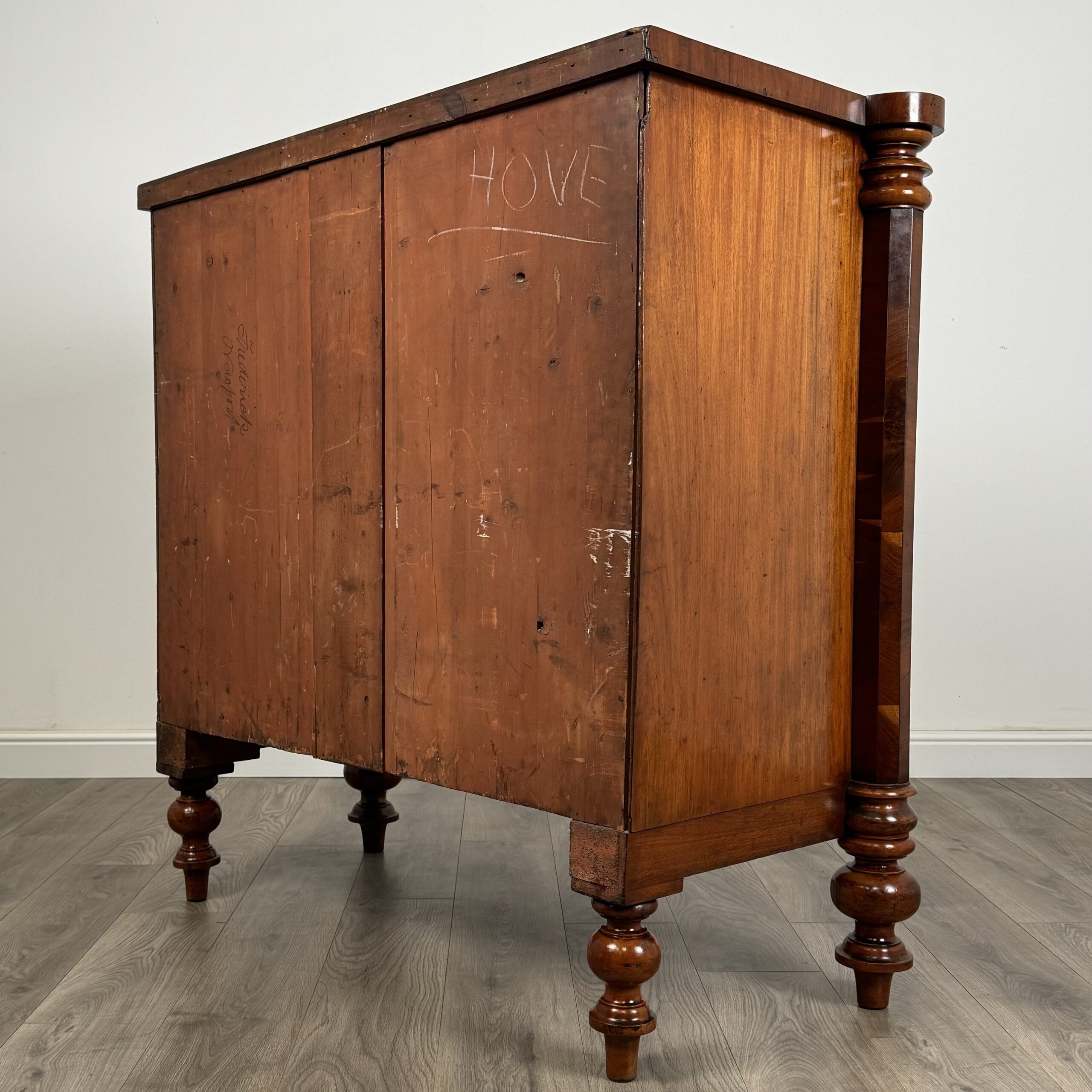 Antique 19th Century Rare Serpentine Chest Of Drawers In Mahogany