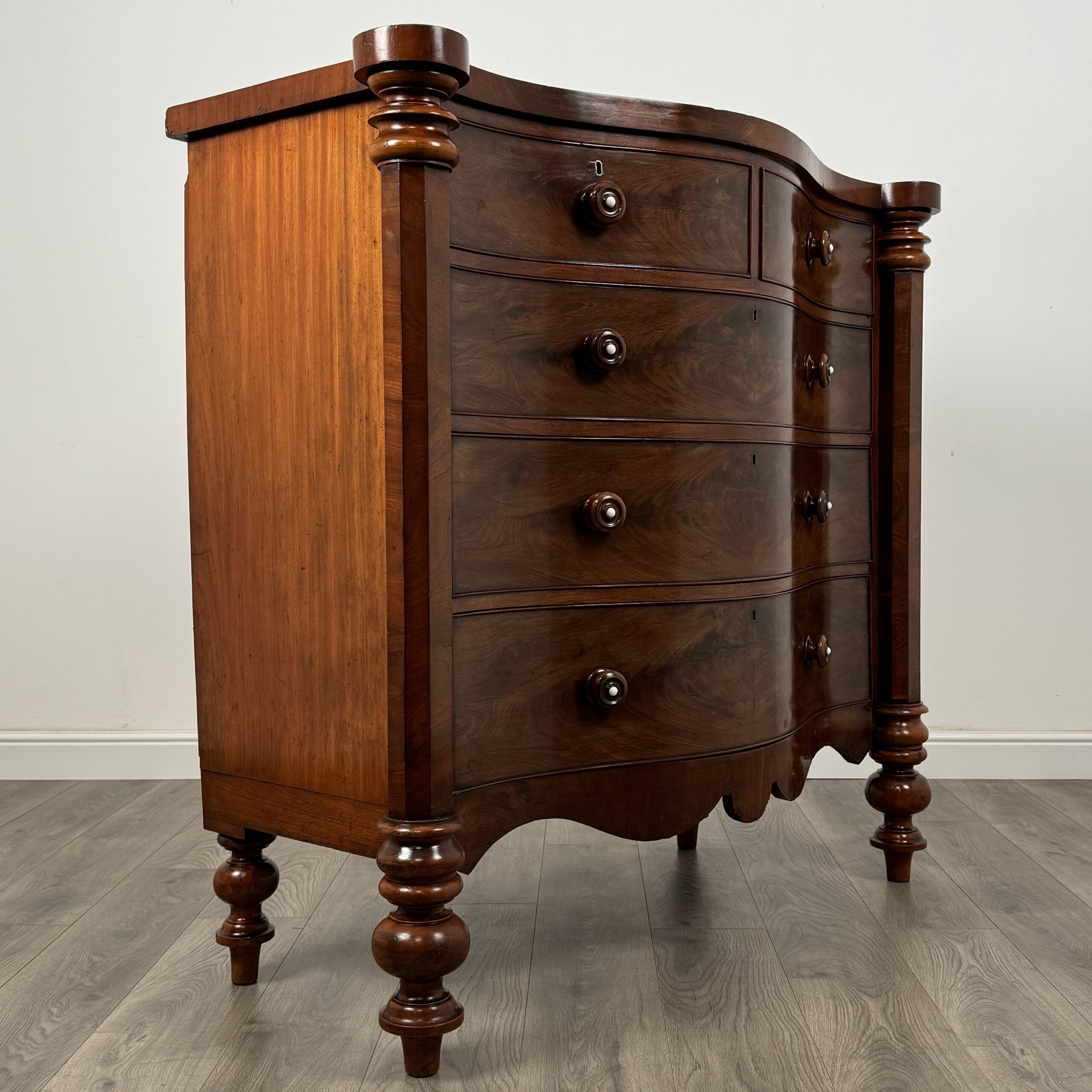 Antique 19th Century Rare Serpentine Chest Of Drawers In Mahogany