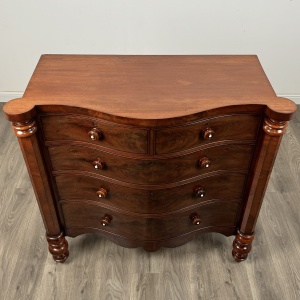 Antique 19th Century Rare Serpentine Chest Of Drawers In Mahogany