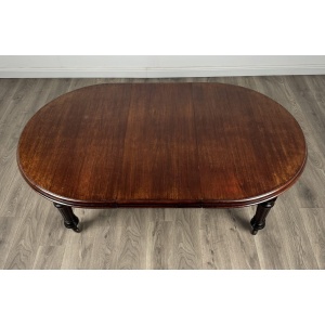 Antique Fine Quality 19th Century Dining Table In Mahogany