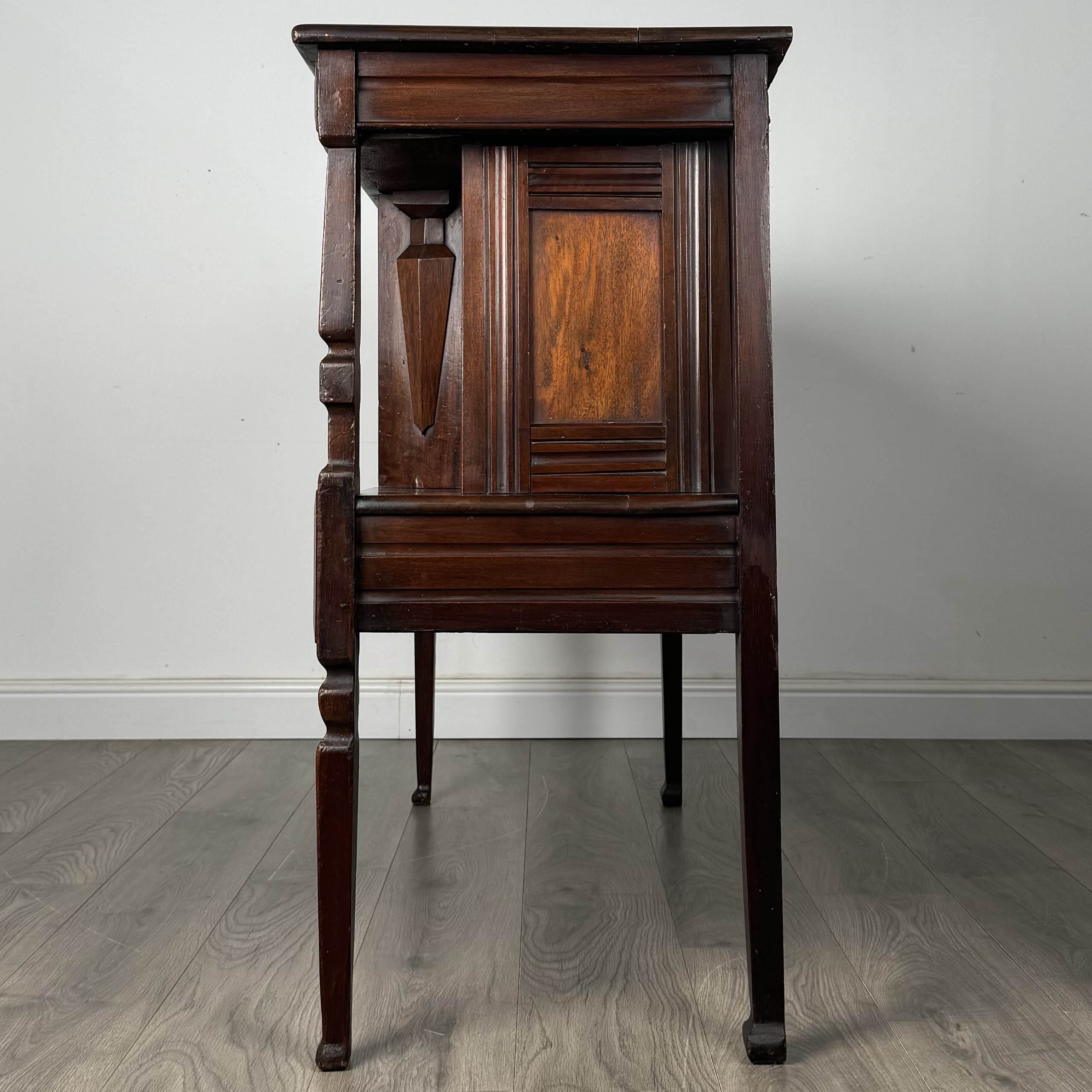 Antique 18th Century Carved Sideboard In Walnut