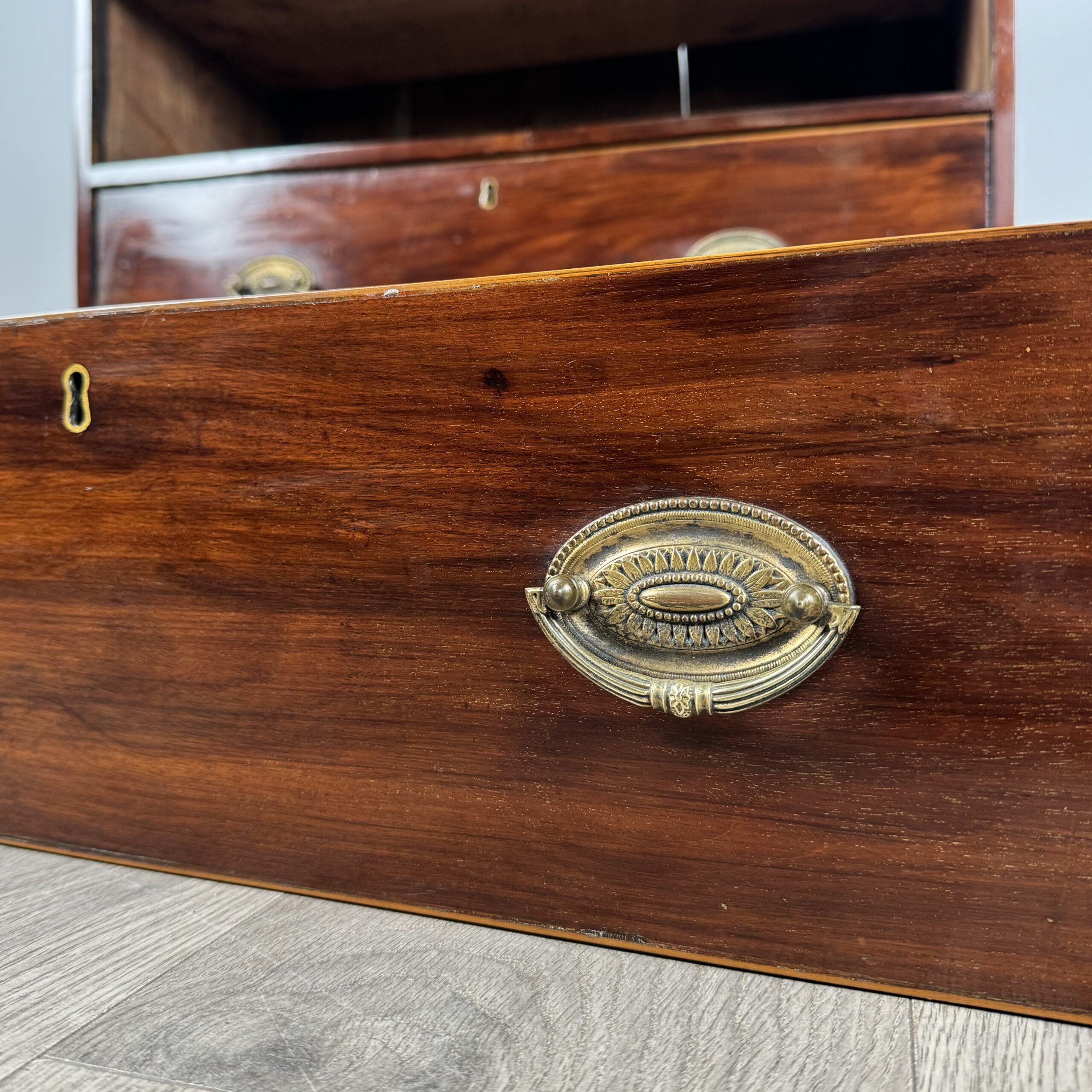 Antique 18th Century Small Chest Of Drawers In Mahogany