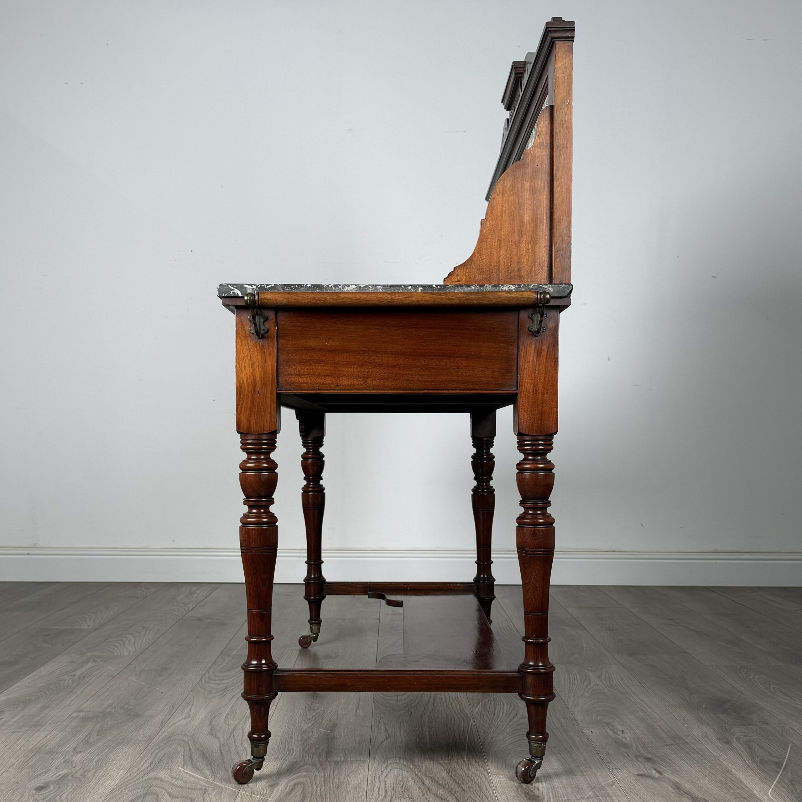 Antique Late 19th Century Marble Top Washstand In Walnut