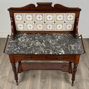 Antique Late 19th Century Marble Top Washstand In Walnut