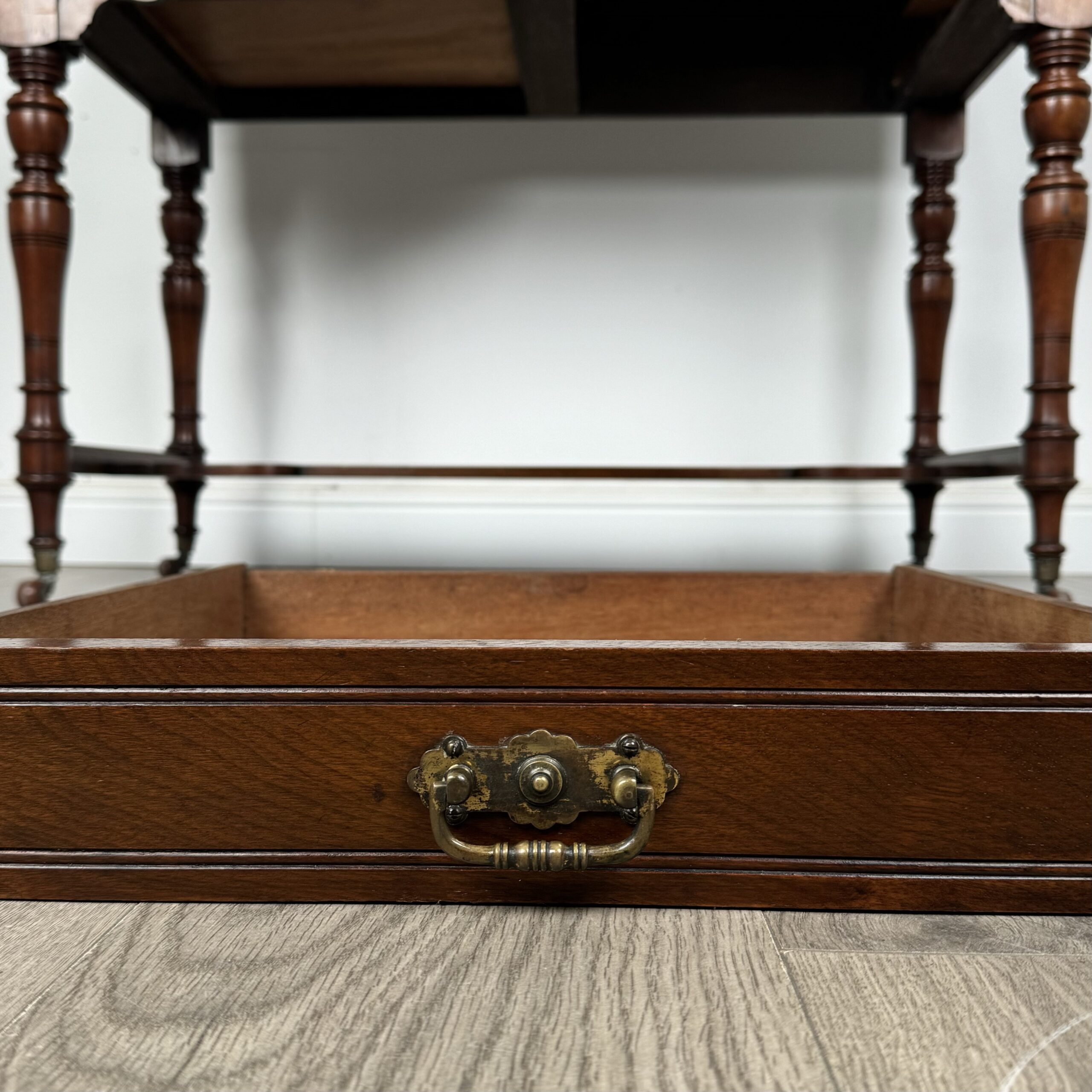 Antique Late 19th Century Marble Top Washstand In Walnut