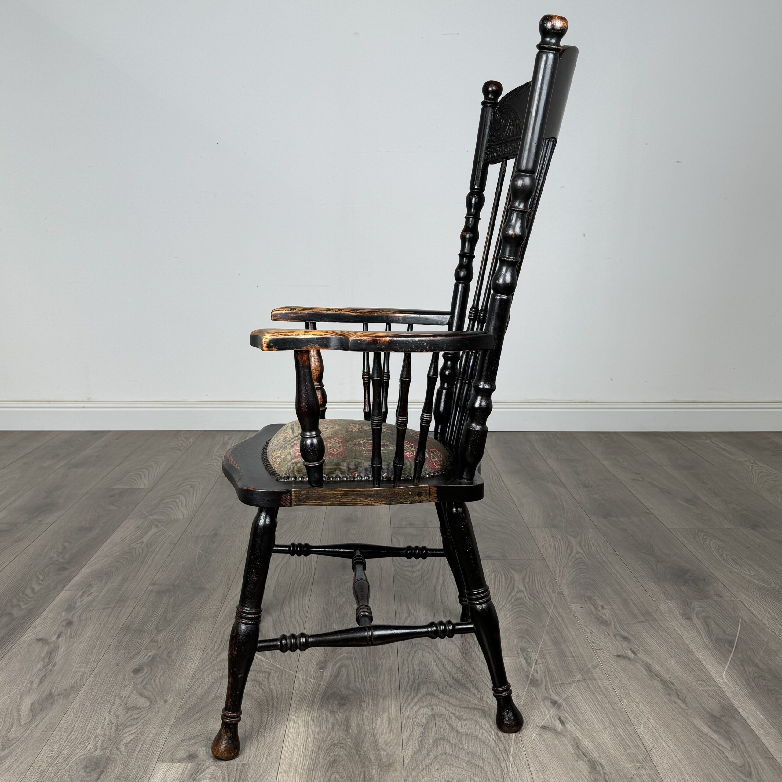 Antique 19th Century Ebonised Windsor Armchair In Oak
