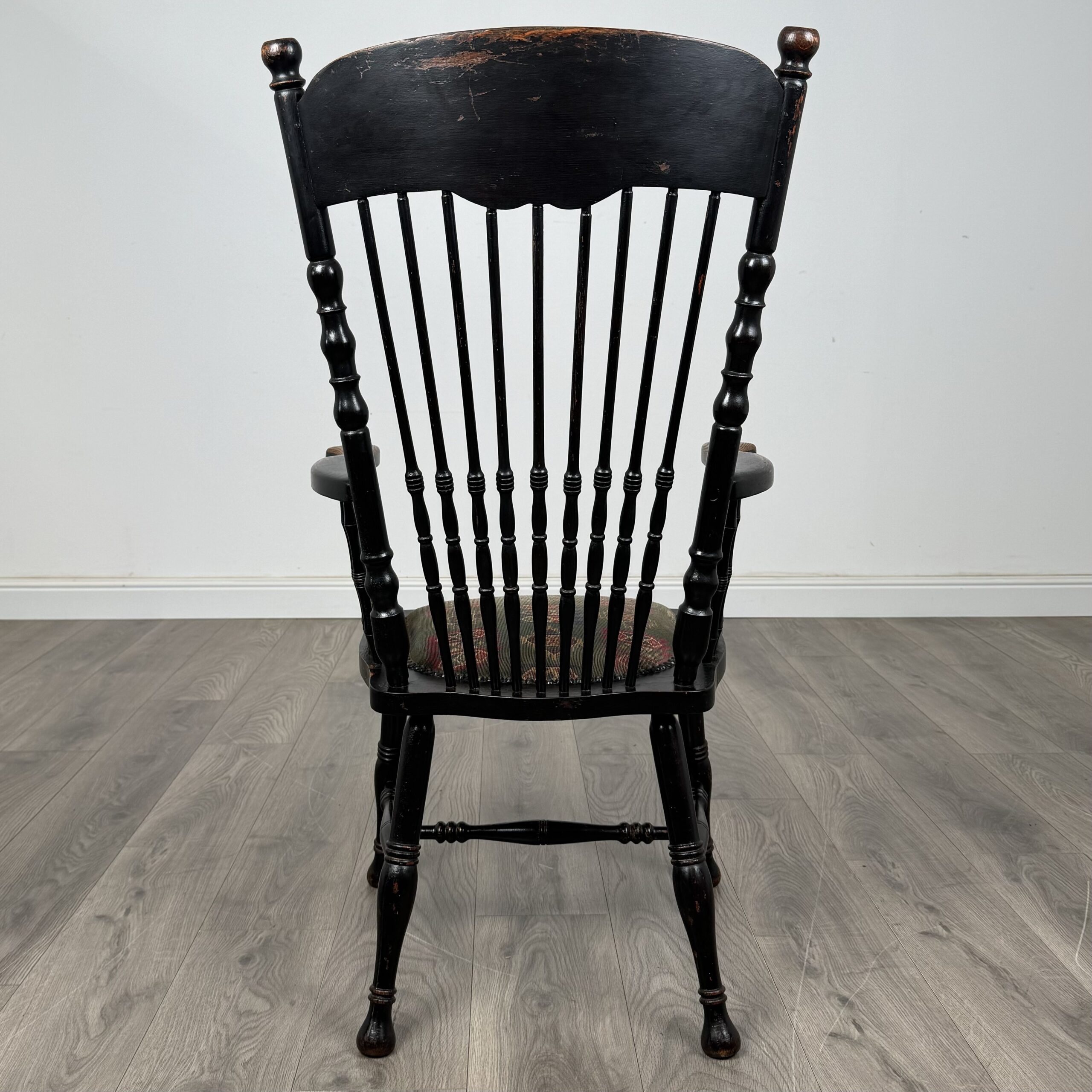 Antique 19th Century Ebonised Windsor Armchair In Oak