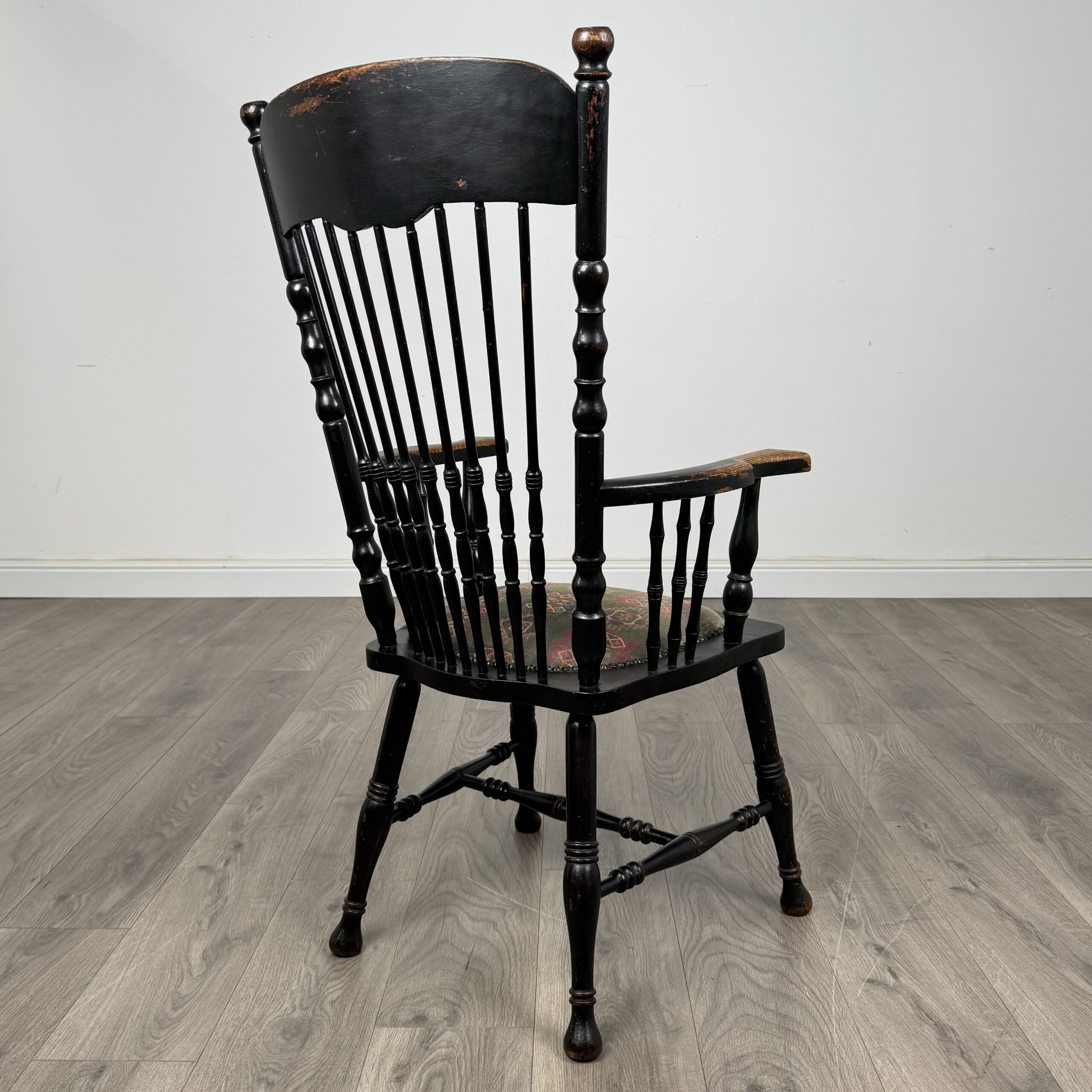 Antique 19th Century Ebonised Windsor Armchair In Oak