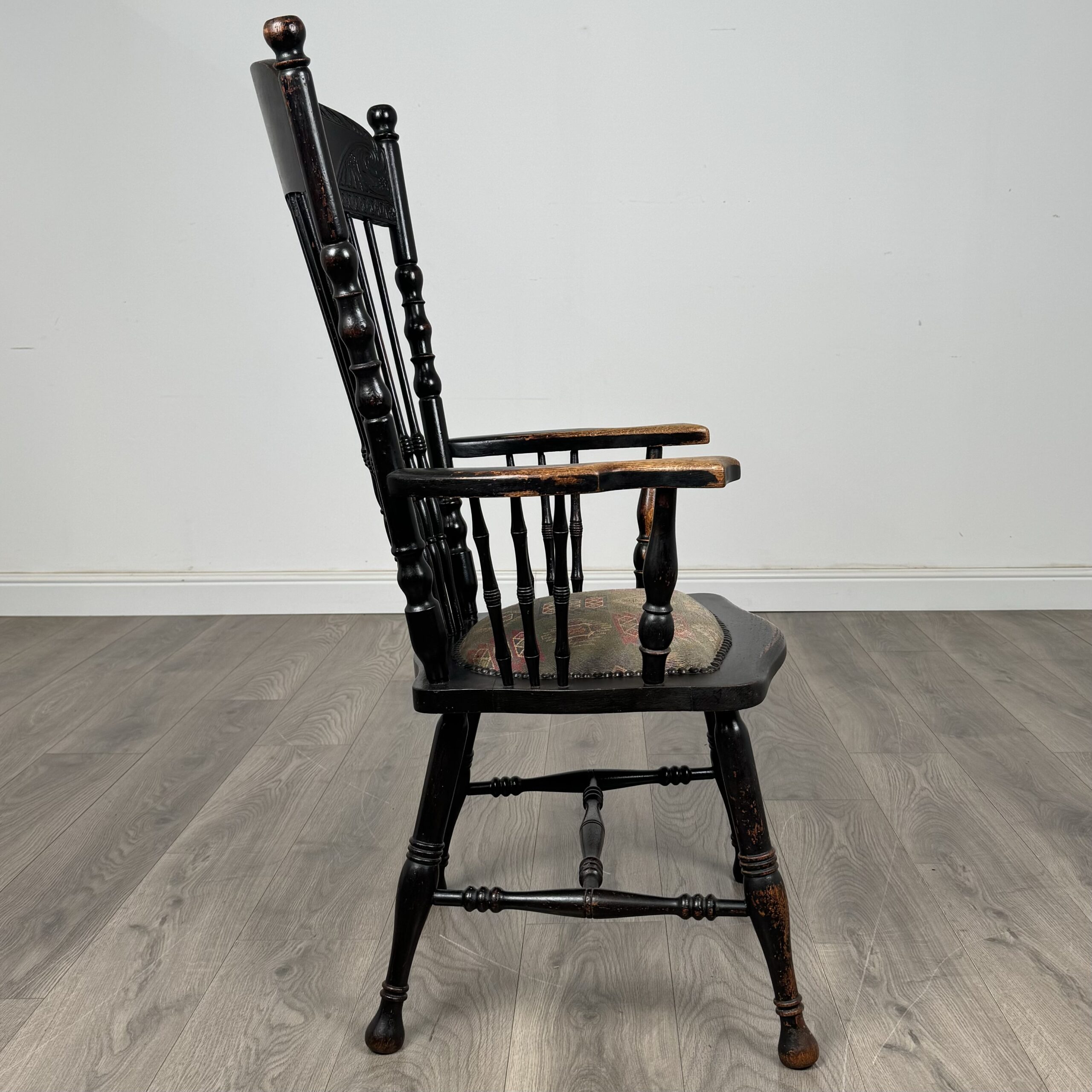 Antique 19th Century Ebonised Windsor Armchair In Oak