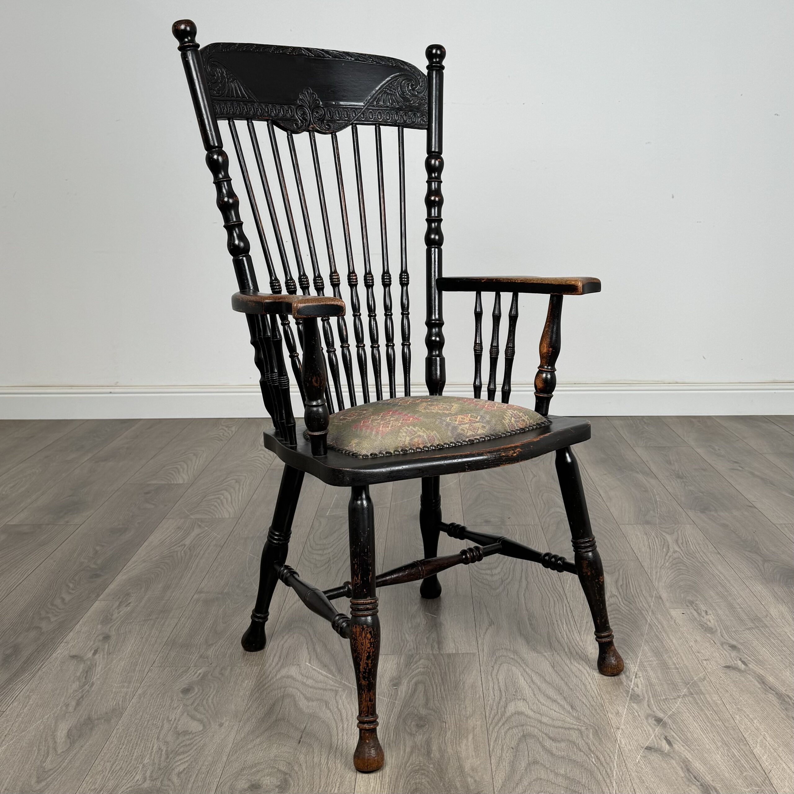 Antique 19th Century Ebonised Windsor Armchair In Oak