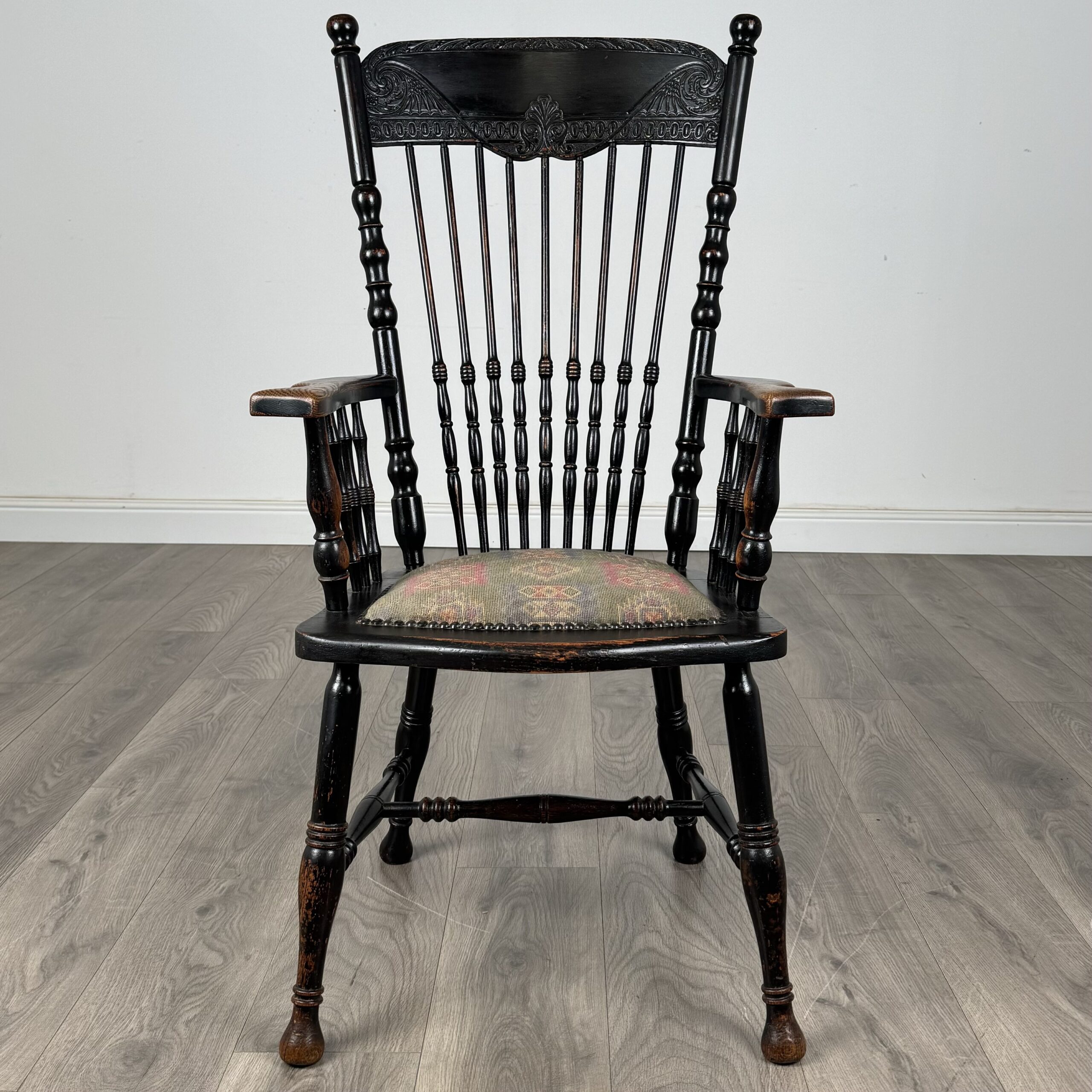 Antique 19th Century Ebonised Windsor Armchair In Oak