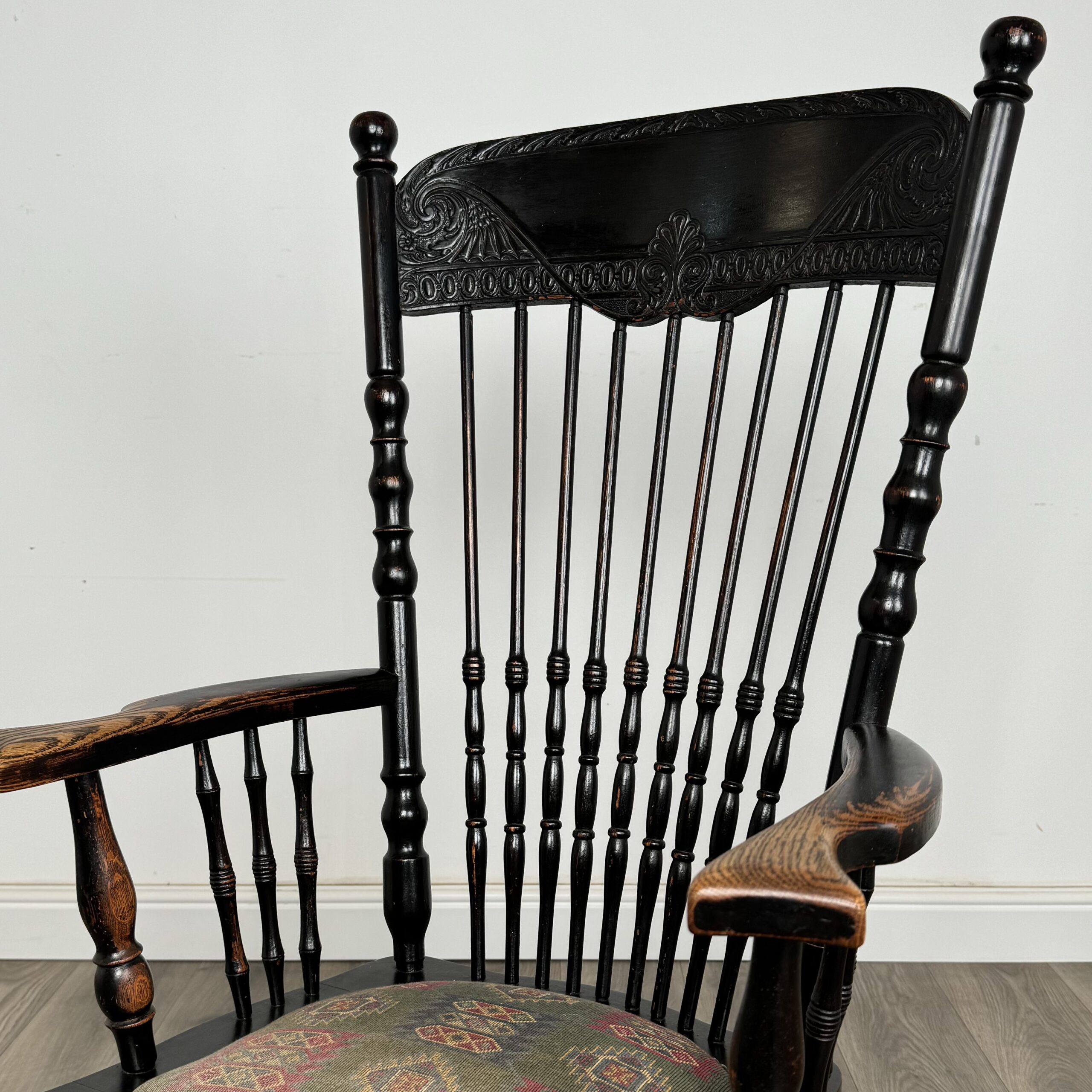 Antique 19th Century Ebonised Windsor Armchair In Oak
