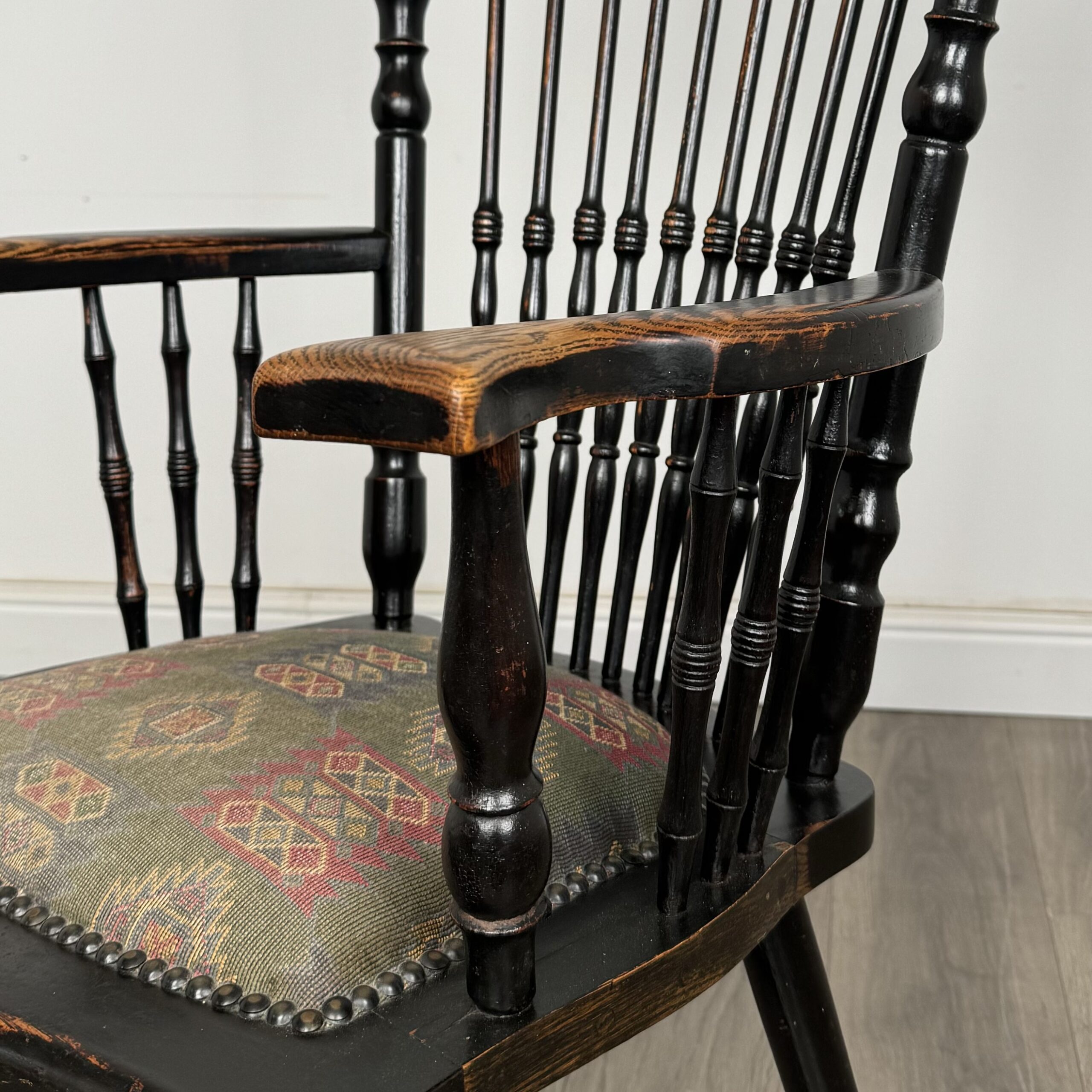 Antique 19th Century Ebonised Windsor Armchair In Oak
