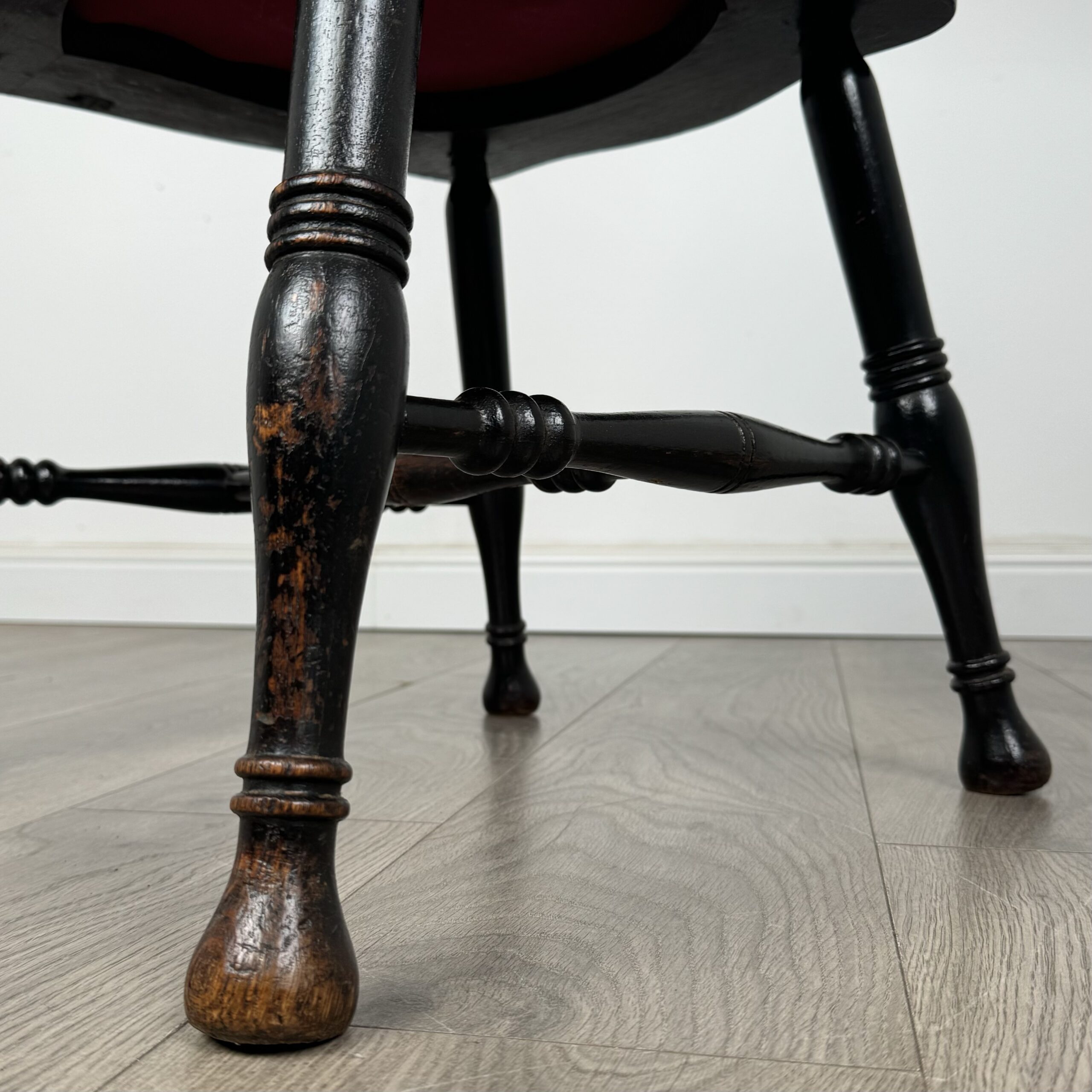 Antique 19th Century Ebonised Windsor Armchair In Oak