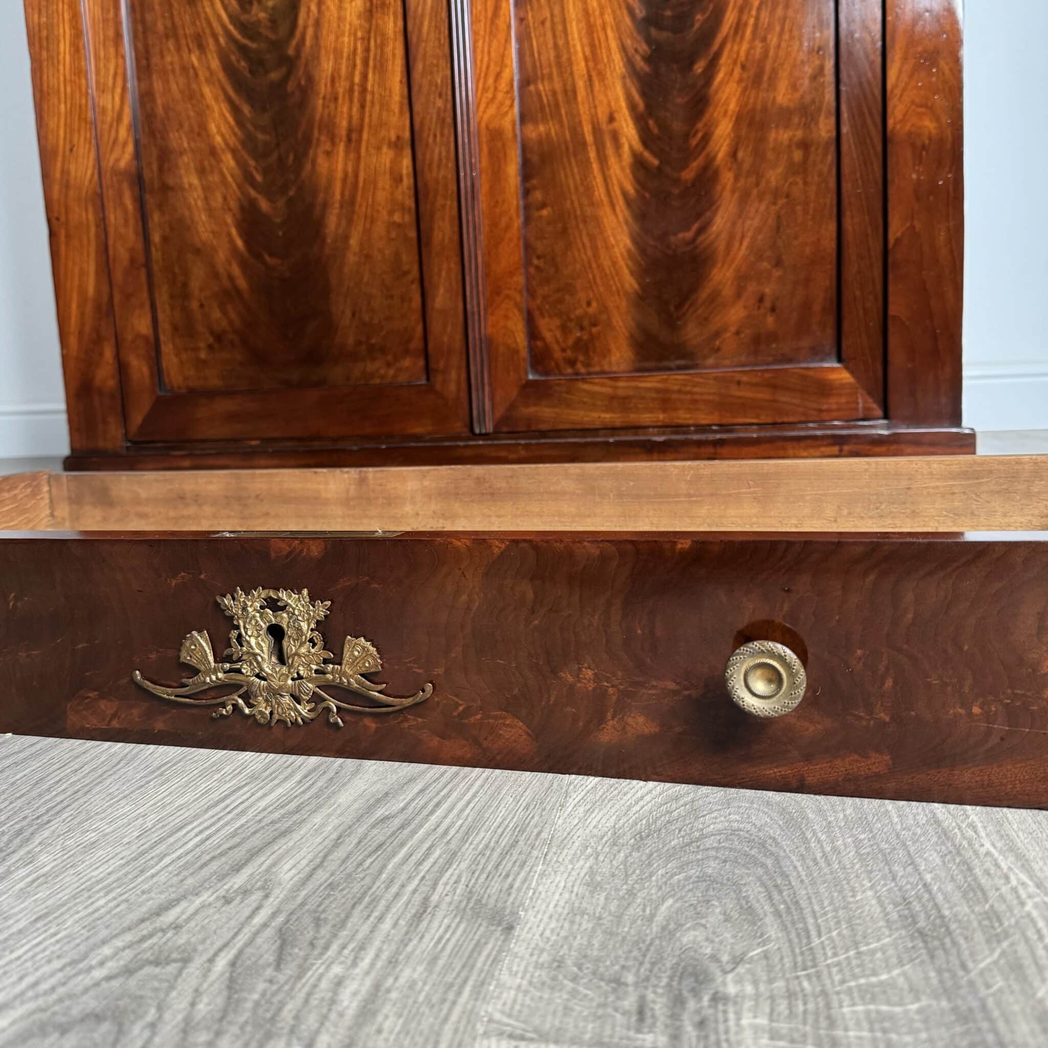 Antique 19th Century French Display Cabinet In Mahogany