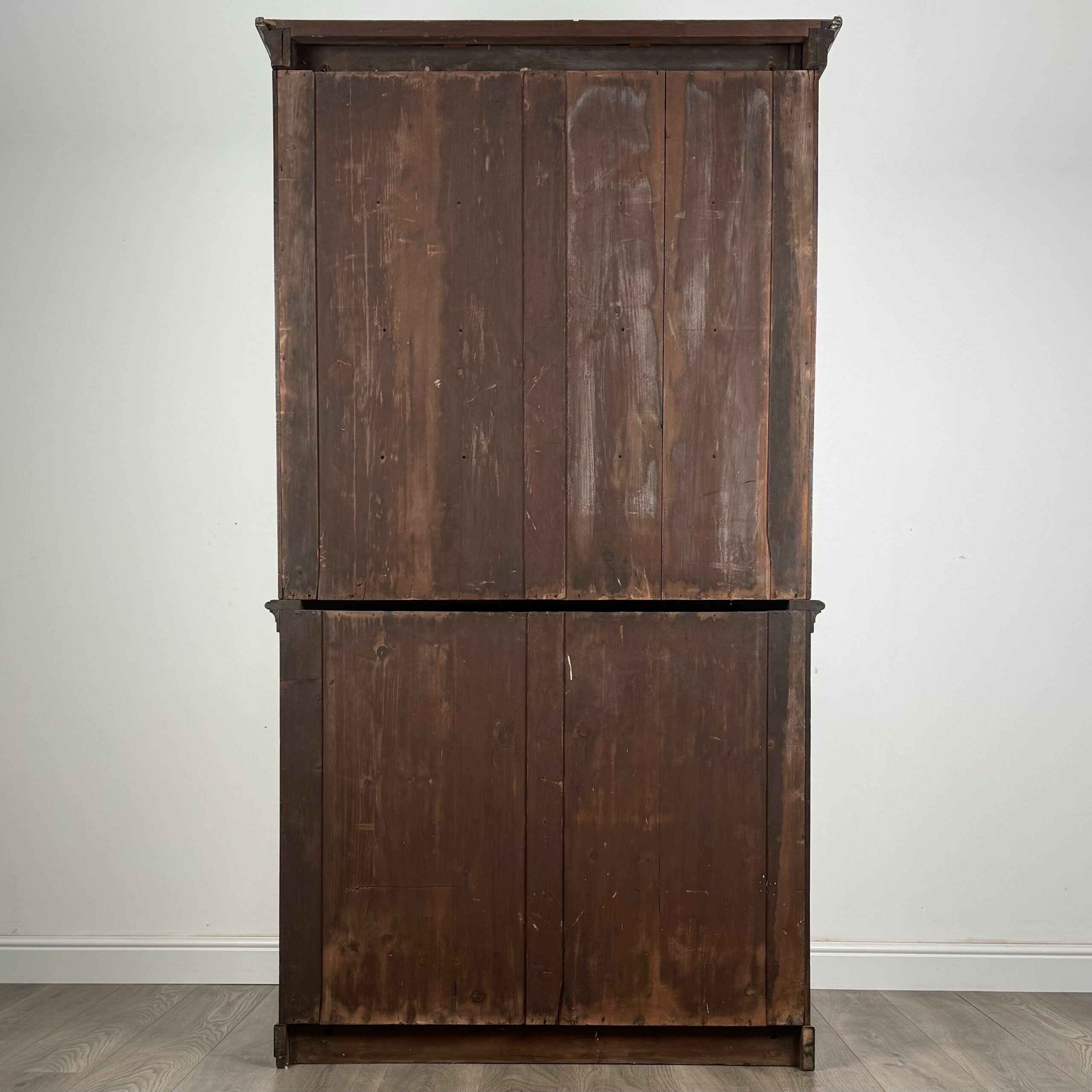 Antique 19th Century Fine Quality Cupboard In Mahogany
