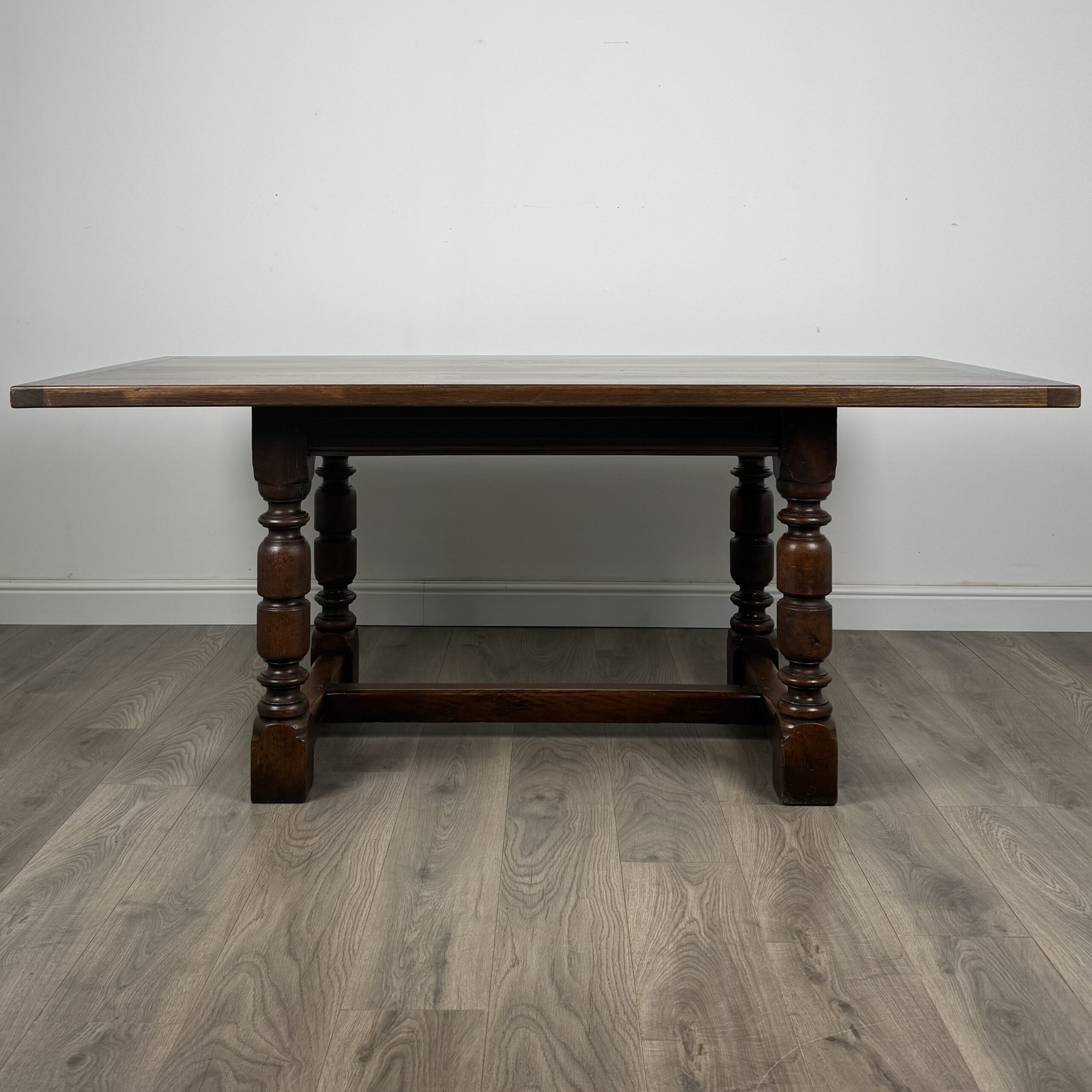 Antique 20th Century Fine Quality Dining Table In Solid Oak