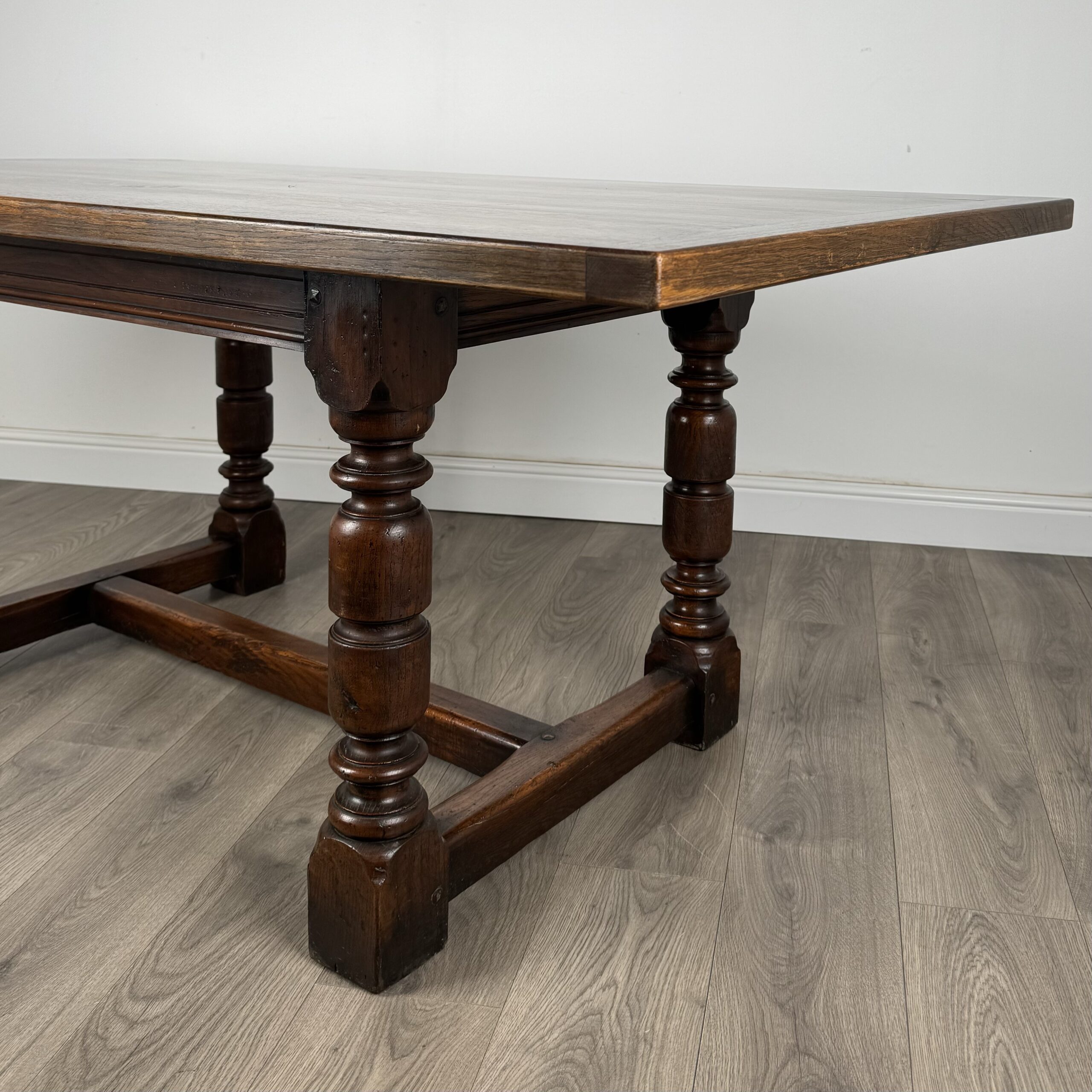 Antique 20th Century Fine Quality Dining Table In Solid Oak