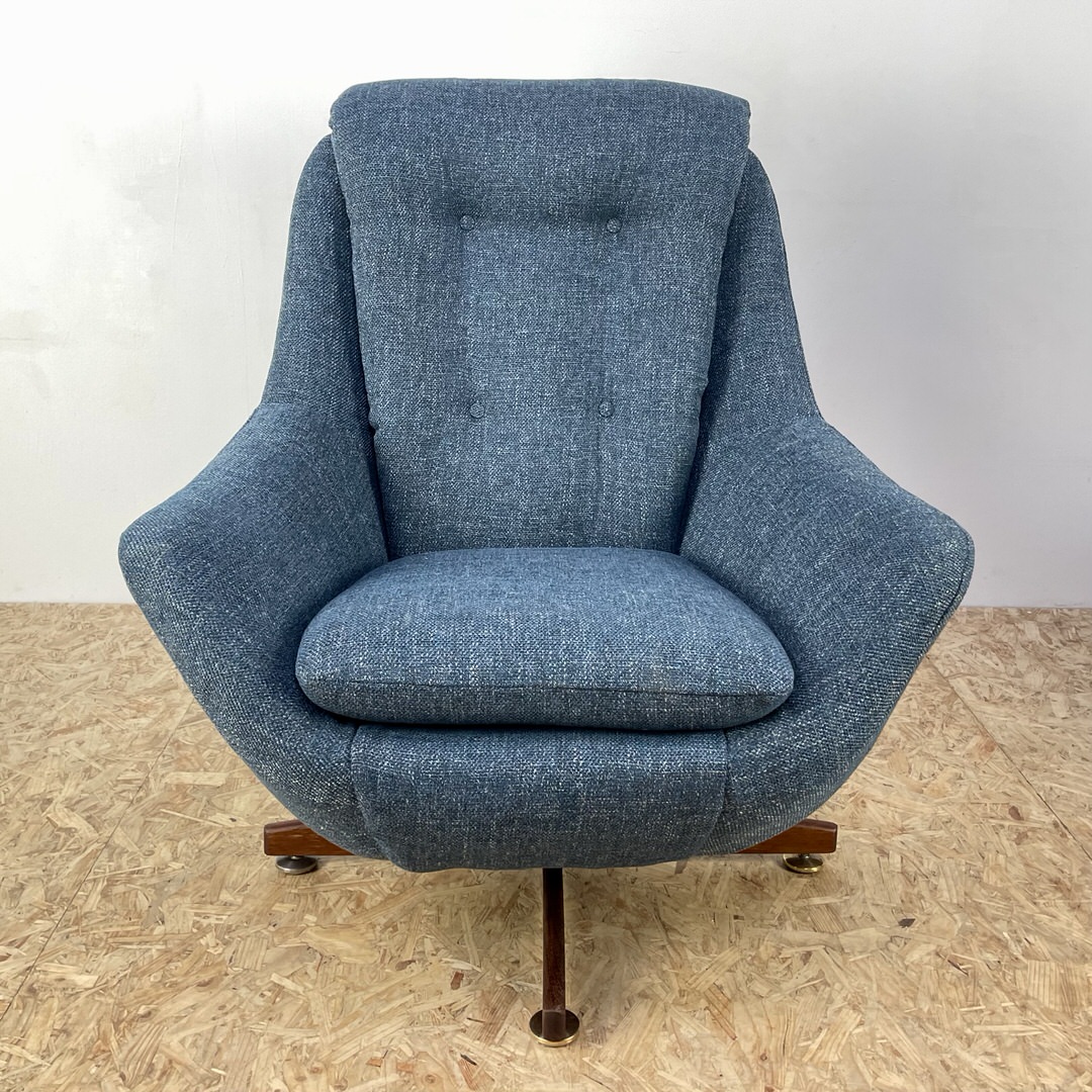 Mid Century Egg Chair