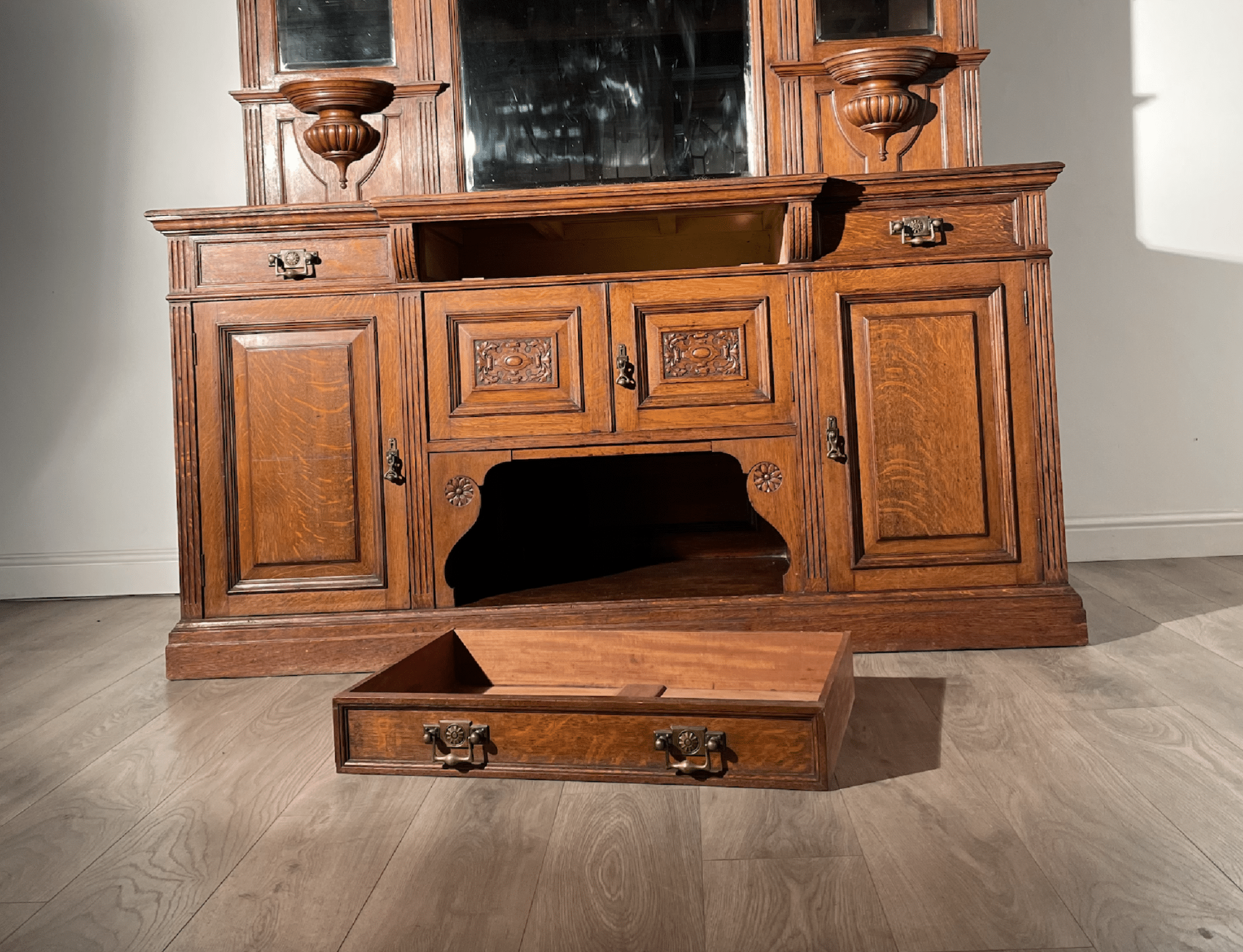 Antique 19th Century Mirror Back Sideboard In Oak