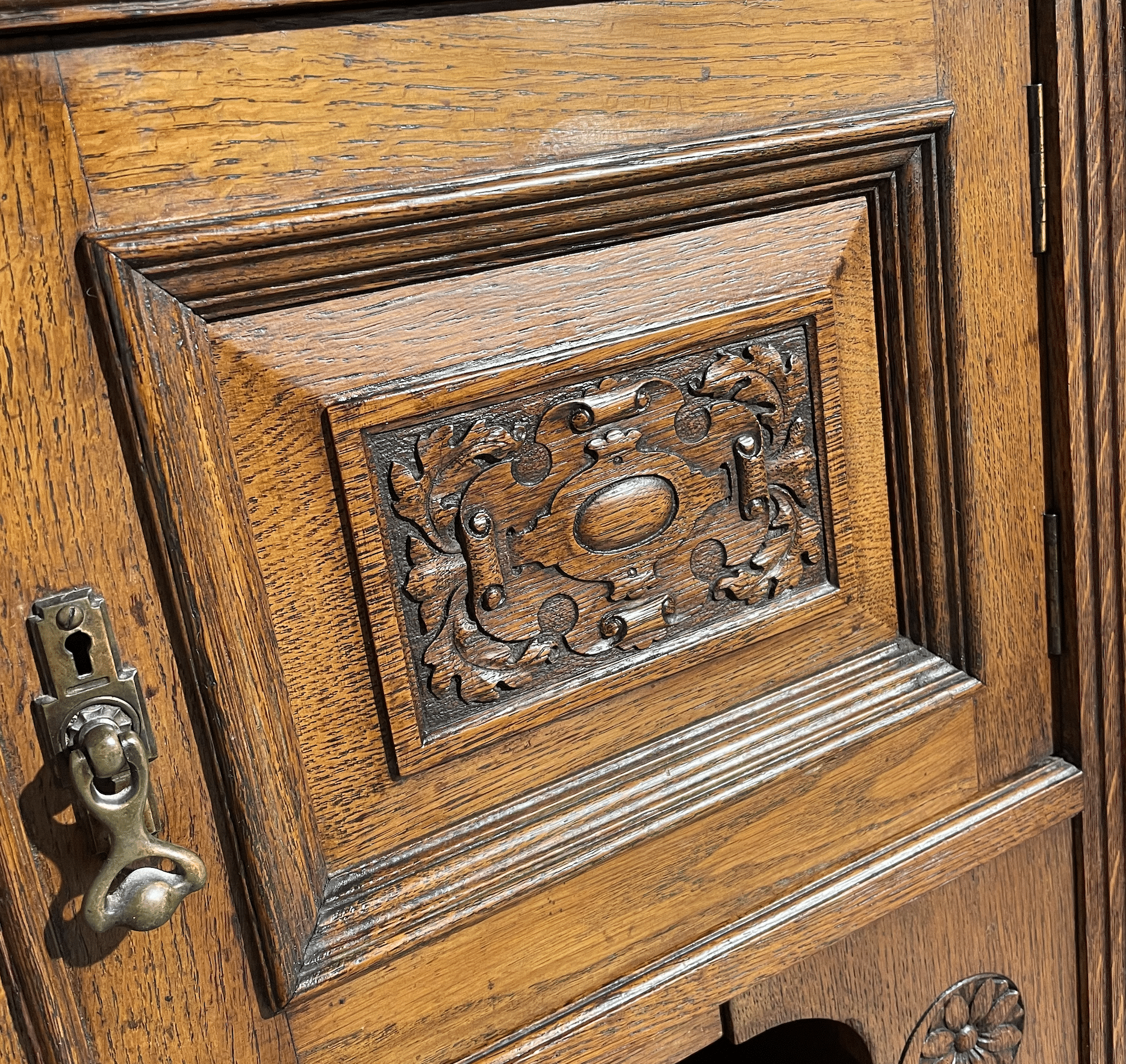 Antique 19th Century Mirror Back Sideboard In Oak