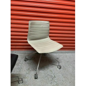 Arper Catifa 46 Studio / Office Chair Beige Leather