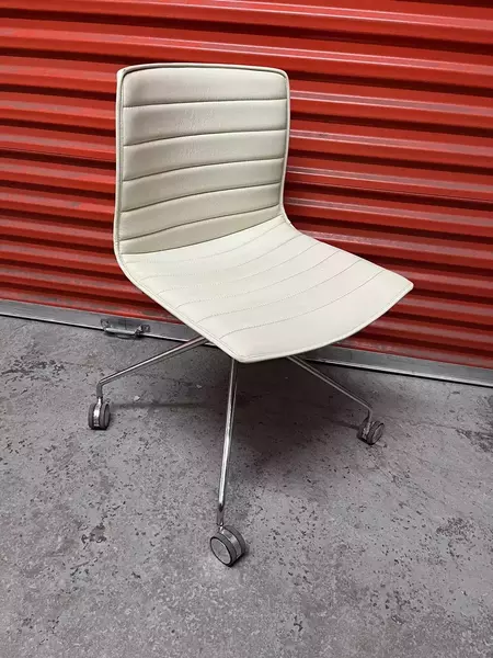 Arper Catifa 46 Studio / Office Chairs Cream Leather