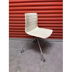Arper Catifa 46 Studio / Office Chairs Cream Leather
