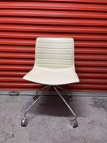Arper Catifa 46 Studio / Office Chairs Cream Leather