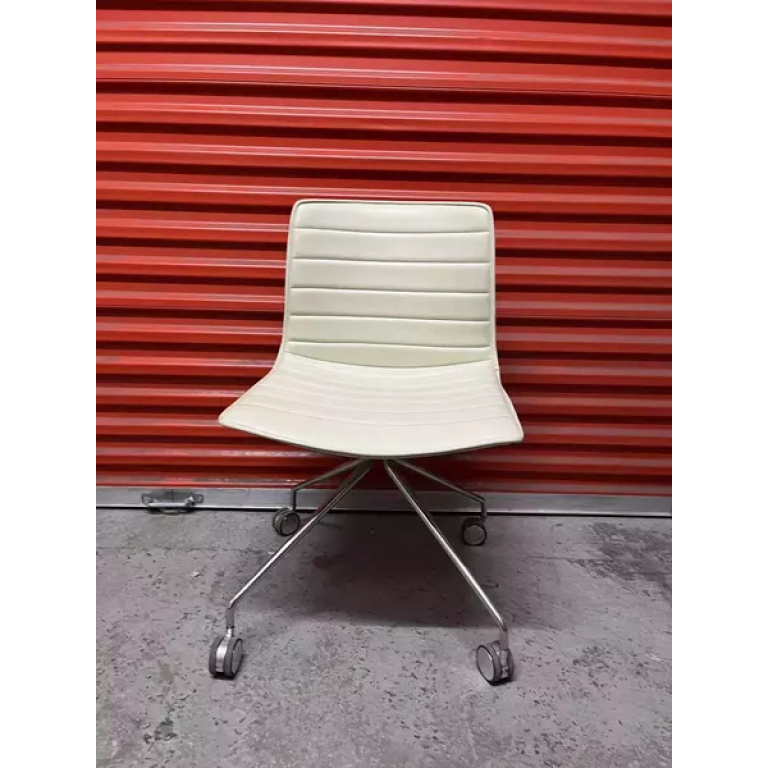 Arper Catifa 46 Studio / Office Chairs Cream Leather