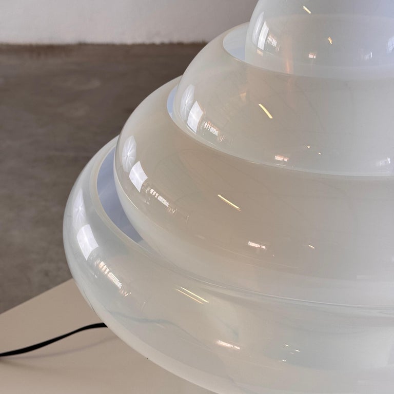 Carlo Nason LT305 'Lotus' Table Lamp for Mazzega, Opalescent Glass, 1960s Design