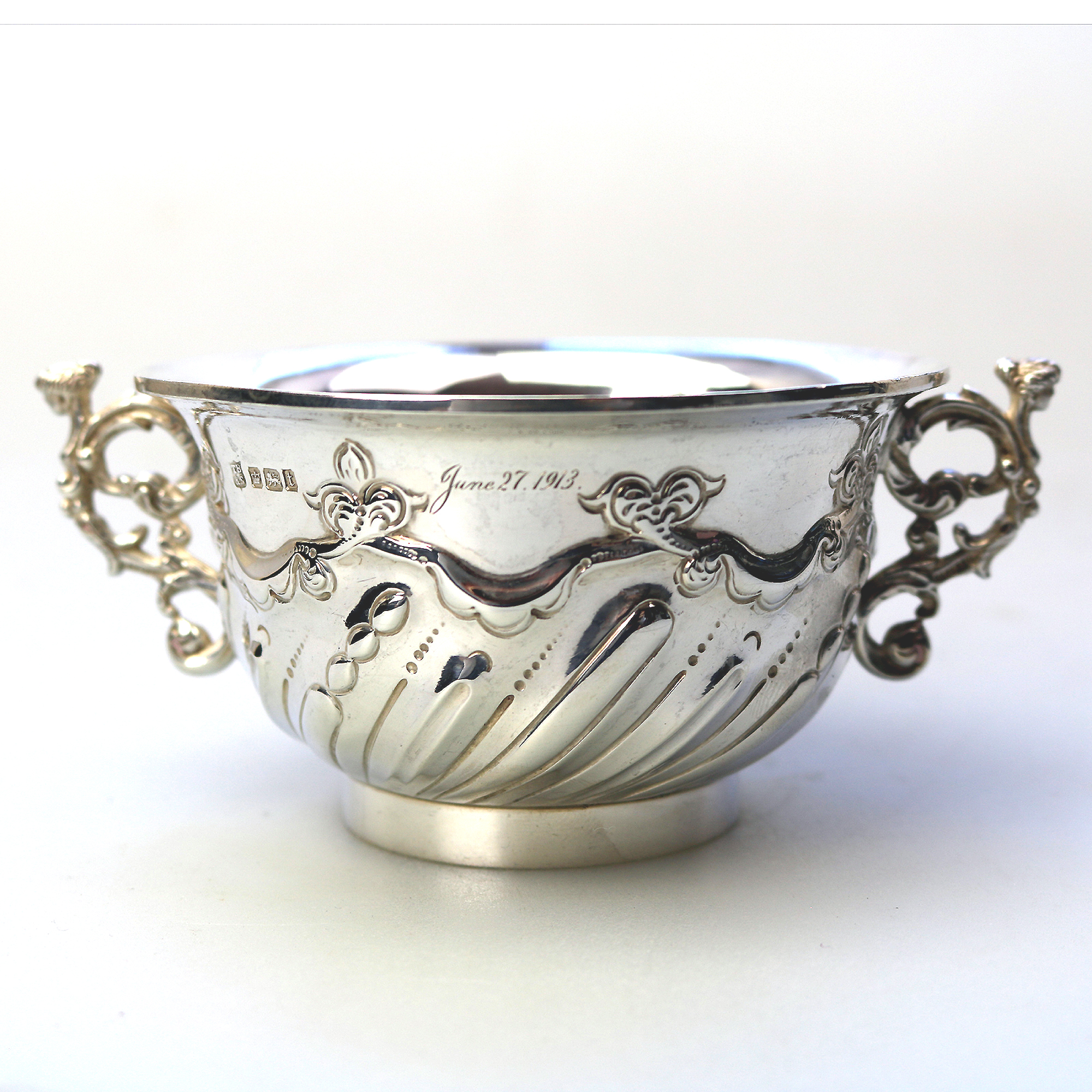 A very fine antique English solid silver classical caryatid mask Bowl 135g C.1913