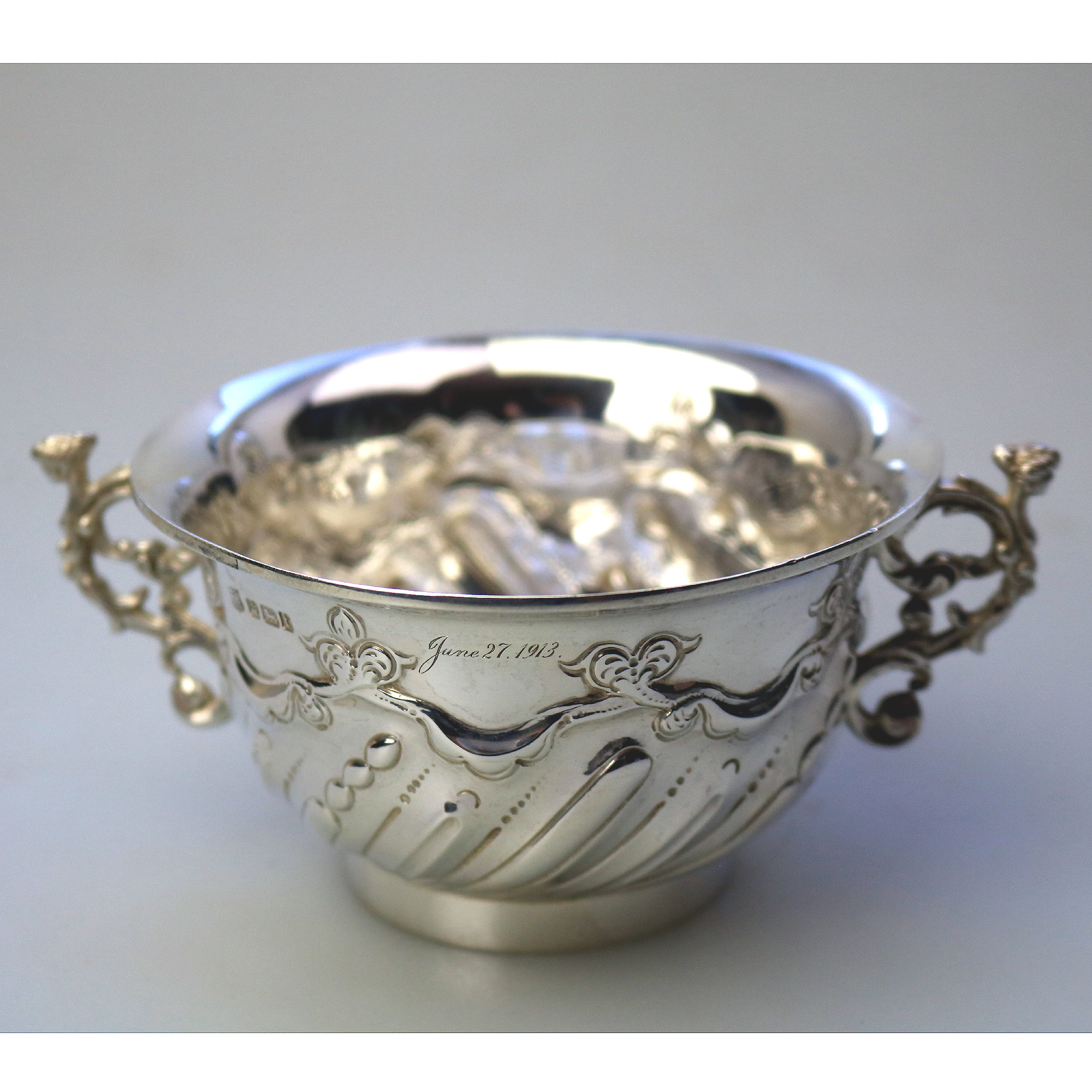 A very fine antique English solid silver classical caryatid mask Bowl 135g C.1913