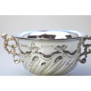 A very fine antique English solid silver classical caryatid mask Bowl 135g C.1913