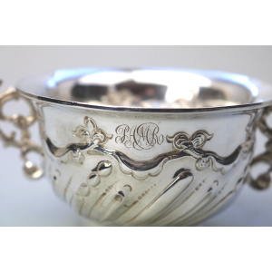 A very fine antique English solid silver classical caryatid mask Bowl 135g C.1913