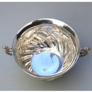 A very fine antique English solid silver classical caryatid mask Bowl 135g C.1913