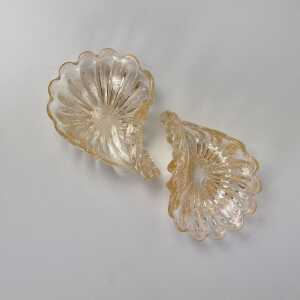 Elegant Pair of Murano Glass Catch-Alls in Shell Shape with Gold Detailing, 1970
