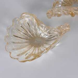 Elegant Pair of Murano Glass Catch-Alls in Shell Shape with Gold Detailing, 1970