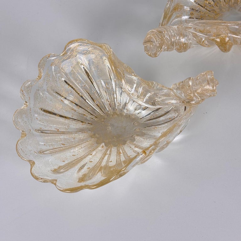 Elegant Pair of Murano Glass Catch-Alls in Shell Shape with Gold Detailing, 1970