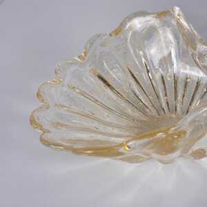 Elegant Pair of Murano Glass Catch-Alls in Shell Shape with Gold Detailing, 1970