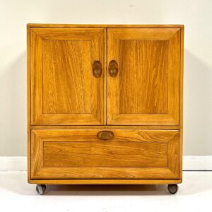 Ercol 845, Vintage TV Unit / Stand