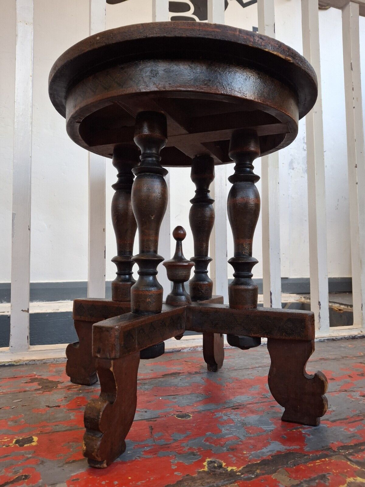 Late 19th Century Anglo Indian Painted Side/Occasional Table. Antique/Vintage
