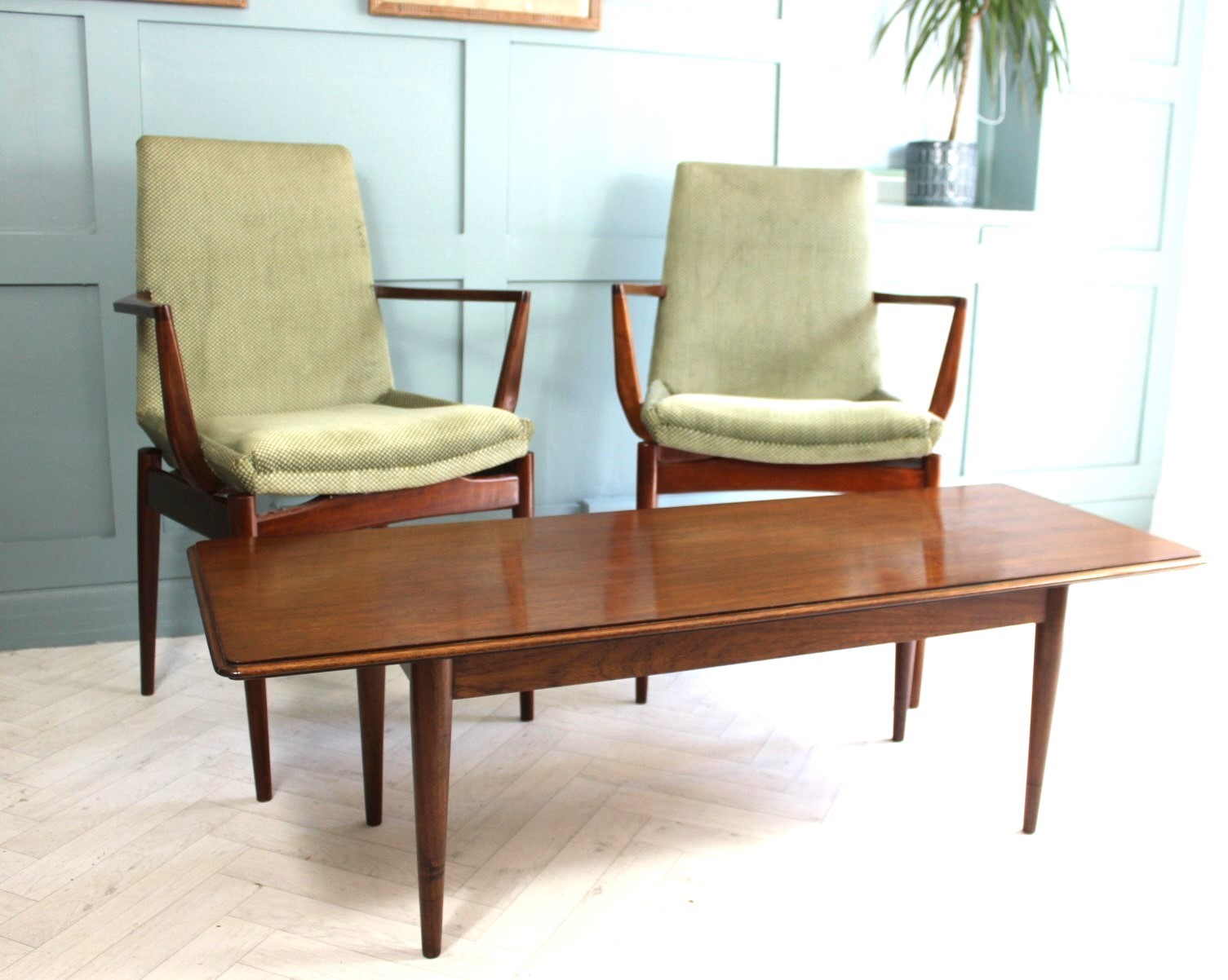 Archie Shine Rosewood Dining Suite
