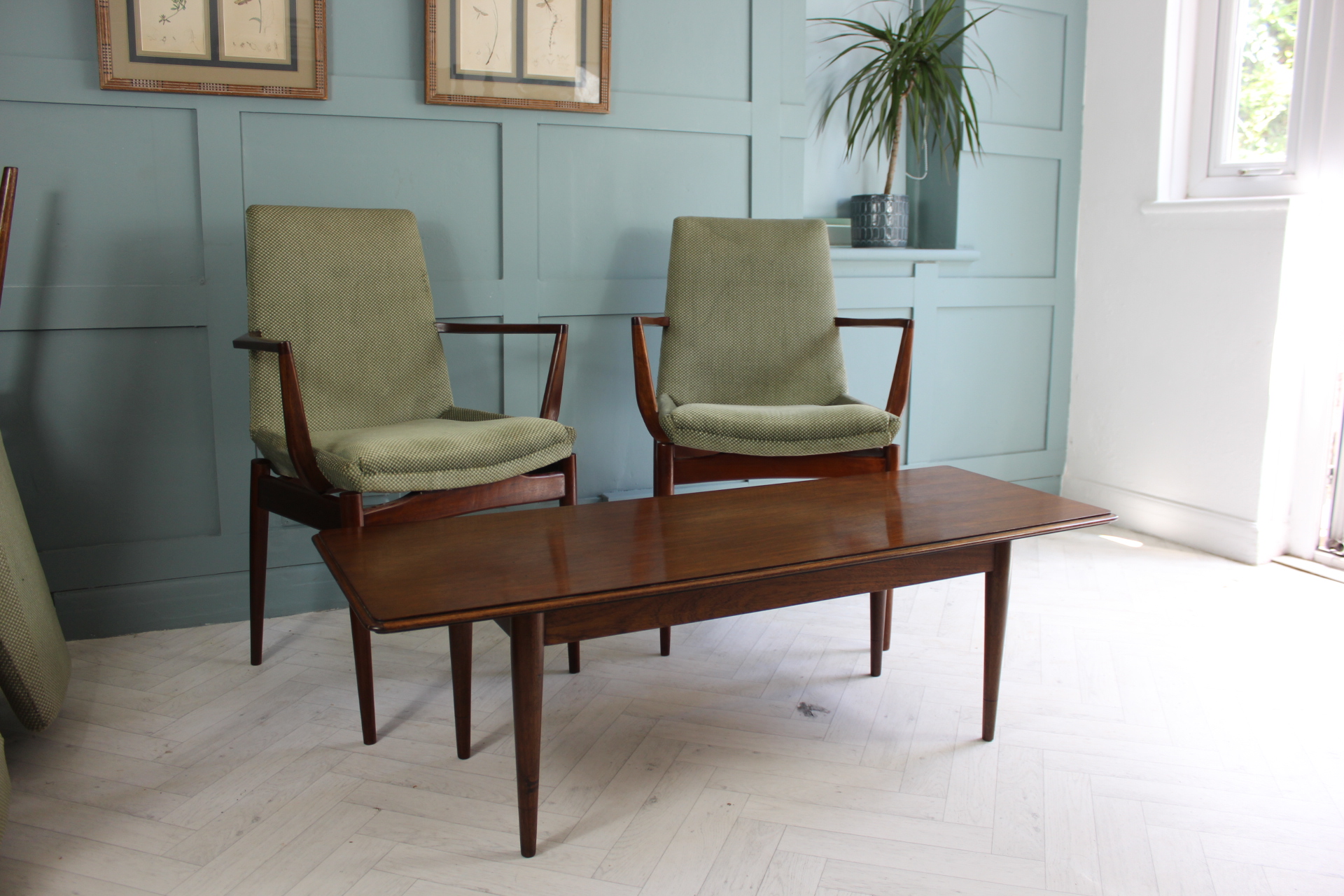 Archie Shine Rosewood Dining Suite