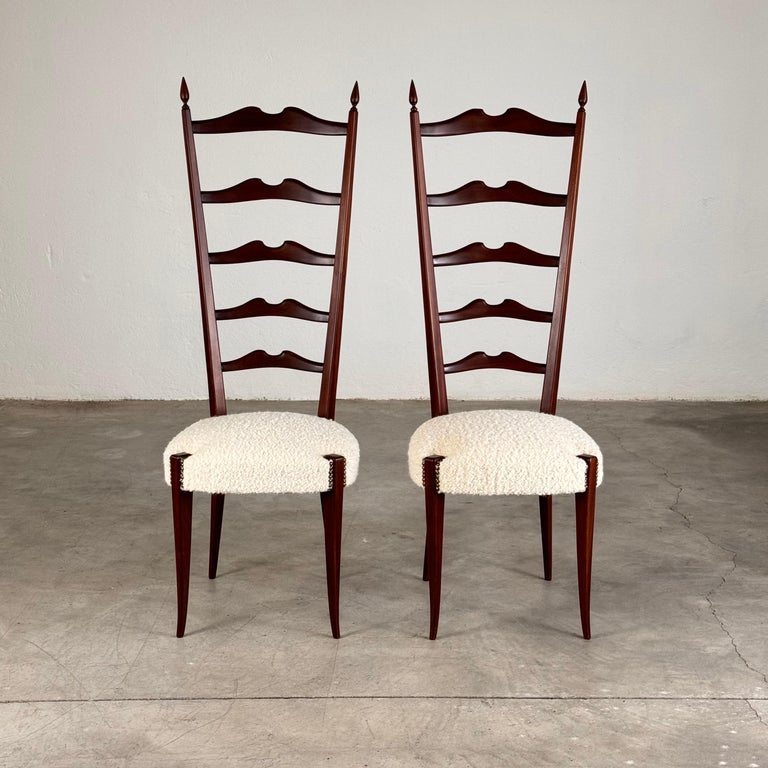 Pair of 1950s Paolo Buffa Chiavari Chairs in Ebonized Wood & White Bouclé
