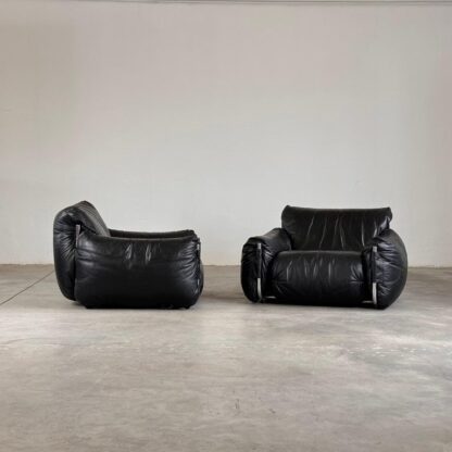 Pair of Mid-Century Armchairs by Giuseppe Munari for Poltrona Munari, 1970s