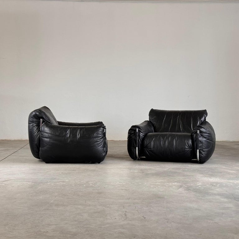 Pair of Mid-Century Armchairs by Giuseppe Munari for Poltrona Munari, 1970s