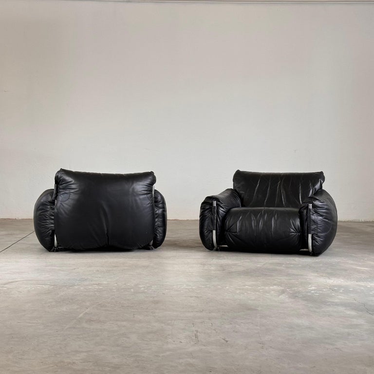 Pair of Mid-Century Armchairs by Giuseppe Munari for Poltrona Munari, 1970s