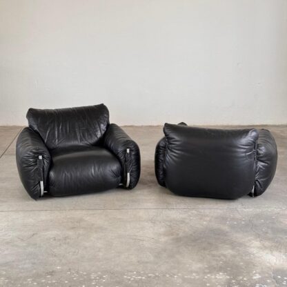 Pair of Mid-Century Armchairs by Giuseppe Munari for Poltrona Munari, 1970s