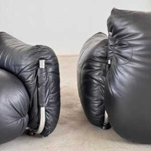 Pair of Mid-Century Armchairs by Giuseppe Munari for Poltrona Munari, 1970s